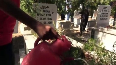 Terör Kurbanı Genç Kızlar Mezarları Başında Anıldı