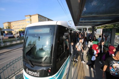 Akçaray'a Öğrencilerden Yoğun İlgi