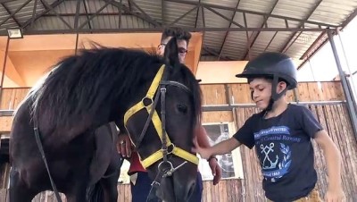 Engelleri Atla Aşan Tedavi Yöntemi Hipoterapi