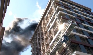 Gaziosmanpaşa'da 14 Katlı İnşaatta Yangın