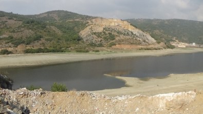 (Özel) Baraj Suyu Çekildi, Eski Köprü Gün Yüzüne Çıktı