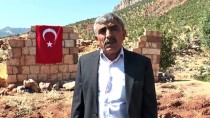GÜNEYCE - PKK'nın Katlettiği Yakınlarını Türk Bayrağı Asarak Anıyor