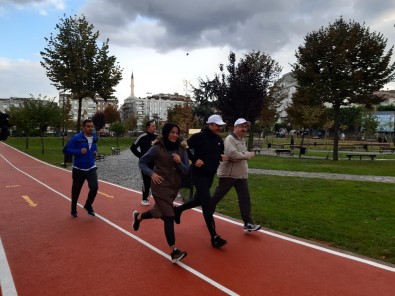 Zeytinburnu'nda Yenilenen Parklarda, 'Sağlıklı Hayat Yürüyüşü'