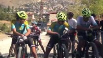 İDRIS AKBıYıK - Hakkari'de Uluslararası Dağ Bisikleti Kupası Heyecanı