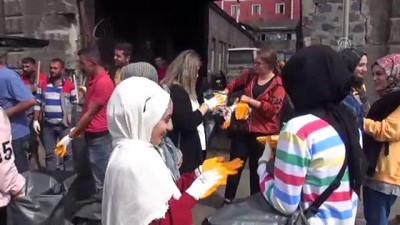 'Haydi Hep Birlikte Harekete Geç' Sloganıyla Çöp Topladılar