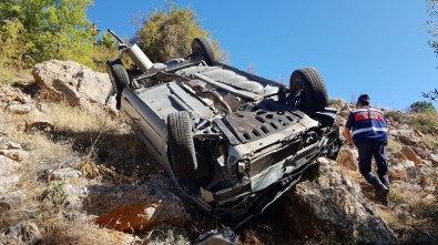 Kontrolden Çıkan Otomobil Dere Yatağına Uçtu Açıklaması 5 Yaralı