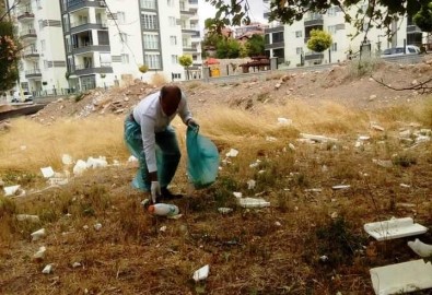 Muhtardan Çöp Poşetli Tepki