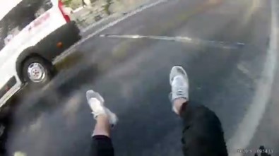 (Özel) İstanbul'da Motosikletli Gencin Metrelerce Sürüklendiği Kaza Kamerada