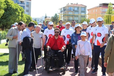 Uşak'ta 'Beraber Yürüyelim' Etkinliği