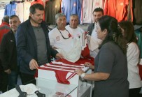 SİVAS VALİSİ - Vali Forma Alıp, Kulübe Destek Oldu