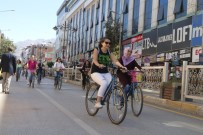 MUSA ANTER - Vanlı Kadınlar 'Süslü Kadınlar Bisiklet Turu' İçin Pedal Çevirdi
