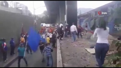 Venezuela'da Maduro destekçileri ve muhalifler arasında arbede