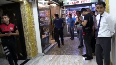 Adana'da Fotoğrafçı Silahlı Saldırıda Yaralandı
