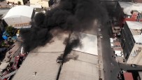 İKITELLI - Başakşehir'de Plastik Ham Madde Fabrikasında Yangın