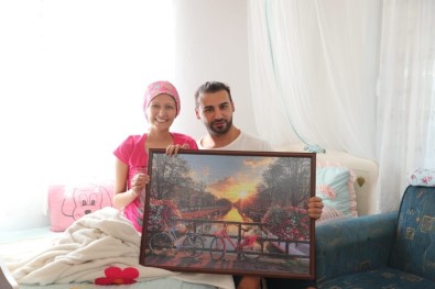 Emre Kaya'dan Kanser Hastası İrem'e Anlamlı Ziyaret
