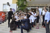 DÜNYA BARıŞ GÜNÜ - Güvercinler Dünya Barışı İçin Uçuruldu