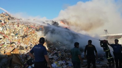 İnegöl'de Geri Dönüşüm Fabrikasında Yangın