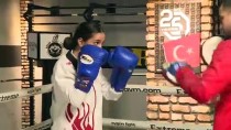 MEHMET AYGÜN - 'Muay Thai'de Dünya, 'Kick Boks'ta Avrupa Şampiyonu Oldu