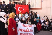 ŞEHİT AİLESİ - Şehit Yakınlarından HDP Önünde Eylem Yapan Ailelere Destek