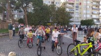 BİZ DE VARIZ - Süslü Kadınlar Bisiklet Turu Bergama'da Renkli Görüntülere Sahne Oldu