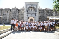 ŞAHMERAN - Yelkencilerden Oluşan 135 Kişilik Turist Kafilesi Tarsus'u Gezdi