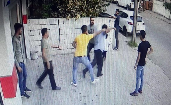 Sokak ortasında hamile kadına şiddet!