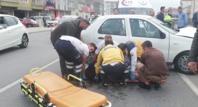 Bafra'da Trafik Kazası Açıklaması 3 Yaralı
