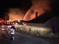 KAYNAK MAKİNESİ - Çorum'da Korkutan Depo Yangını