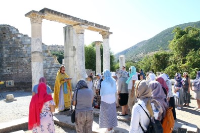 Efes'te Bin Yıl Sonra Tarihi Ayin