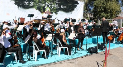 İzmir Devlet Senfoni Orkestrası Erzincan Garı'nda Konser Verdi