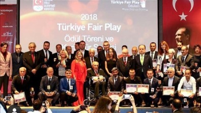 MEÜ Öğretim Üyesi Gümüş'e, Türkiye Milli Olimpiyat Komitesinden Şeref Diploması
