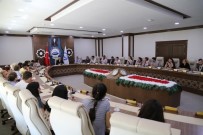 AKSARAY ÜNIVERSITESI - Rektör, Yabancı Öğrencilerle Türkü Söyledi