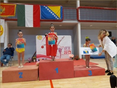 Ritmik Cimnastik Takımı Bosna Hersek'ten 11 Madalya İle Döndü