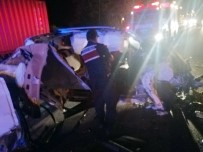 Sakarya'da Asker Teslimi Dönüşünde Trafik Kazası Açıklaması 1 Ölü 3 Yaralı