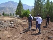 FUTBOL SAHASI - Sason'da Futbol Sahası Yapım Çalışmalarına Başlandı