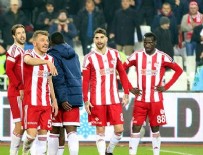 RıZA ÇALıMBAY - Sivasspor evinde geçit vermiyor