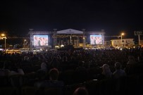 NEŞELİ GÜNLER - Talas'ta Yaz Akşamları 'Sinema Günleri' İle Geçti