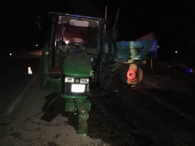 Traktöre Çarpıp Savrulan Kamyon Tarladaki Çiftçiyi Ezdi Açıklaması 1 Ölü, 2 Yaralı