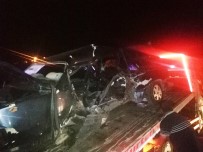 ALI EKBER - Adıyaman'da Trafik Kazası Açıklaması 1 Ölü, 2 Yaralı