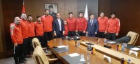 GENÇLİK VE SPOR BAKANI - Bakan Kasapoğlu, Güreş Milli Takımı'nı Kabul Etti