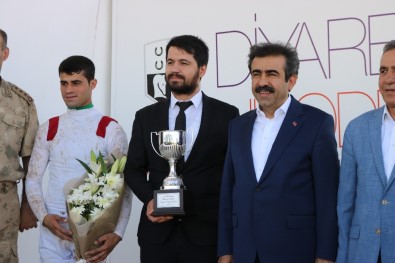 Dev karpuz görenleri şaşırttı!