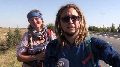 Kaykay Ve Paten İle Dünyayı Geziyorlar