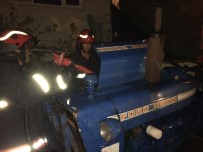 YAĞAN - Kontağı Açık Unutulan Traktörün Elektrik Aksamı Alev Aldı