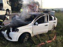 Otomobil Direğe Çarptı, Alev Aldı Açıklaması 1 Yaralı