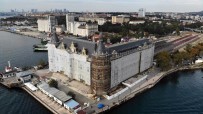 RESTORASYON - (Özel) Haydarpaşa Garı'nın Simgesi Olan Saat Yerine Monte Edildi