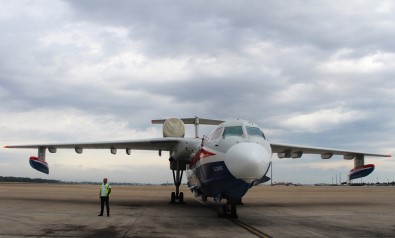 Rus Yangın Söndürme Uçağı Be-200ES Antalya'da Görücüye Çıktı