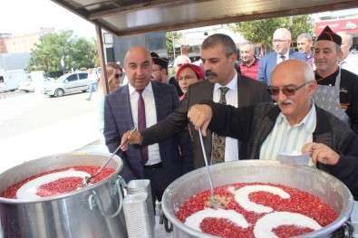 Salihli MHP'den Aşure Hayrı