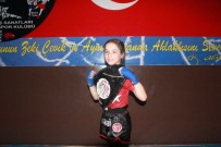 MEHMET AKİF ERSOY - Tek Yumruğuyla Türkiye Şampiyonu Oldu