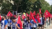 EGE ÜNIVERSITESI - Üniversite Öğrencileri 'Teröre Karşı' Yürüdü