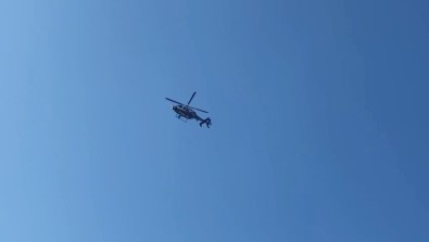 Avcılar'da Polis Helikopteri Hasar İncelemesi Yapıyor